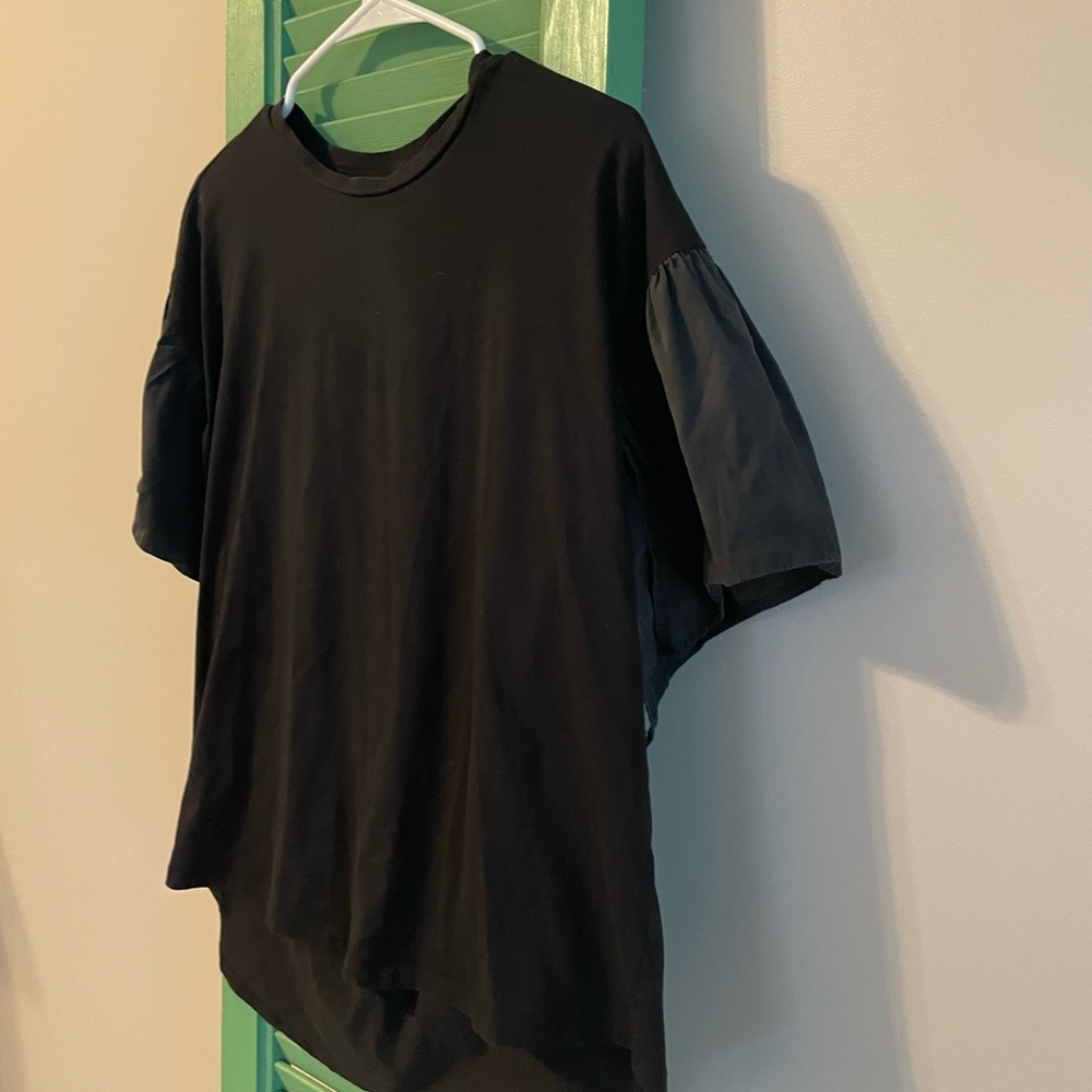 Mustard Seed Black flutter style short sleeves top